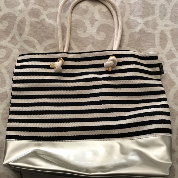 Lancome Handbags - SALE 5/$20 Lancôme tote